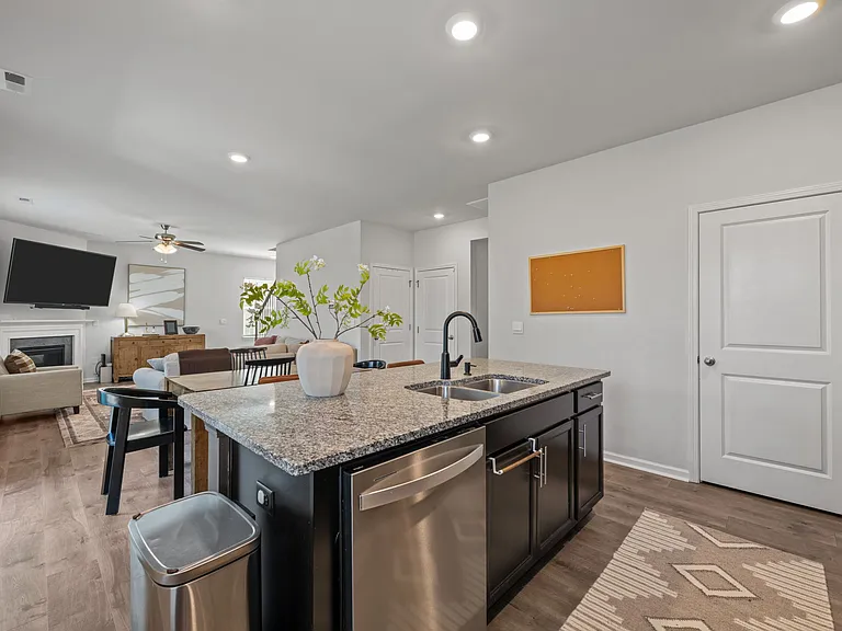 1009 Chiles Dr — Photo 28