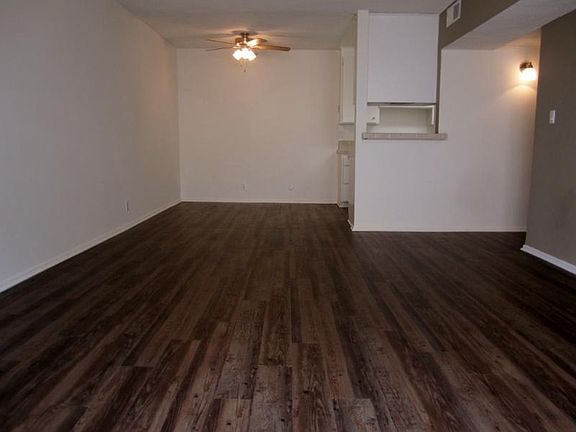 3rd image of 5144 Zelzah Ave #207