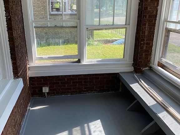 2nd image of 814 West St