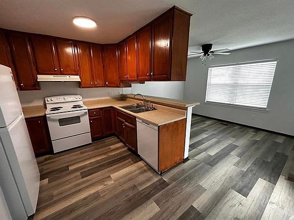 4th image of 4101 Fogle Dr