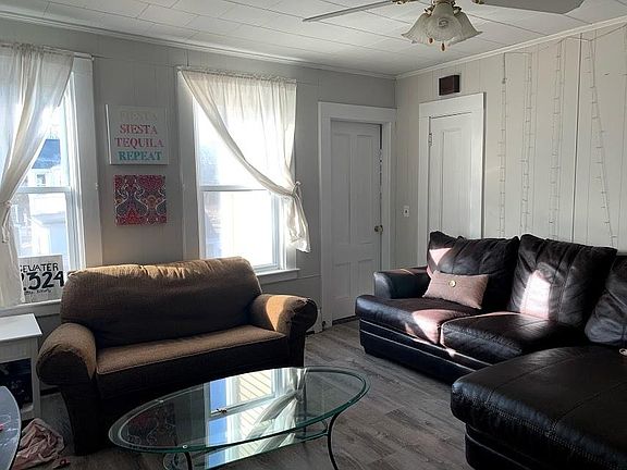 3rd image of 17 Hale St