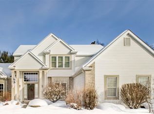 51736 Dartmore Dr, Granger, IN 46530