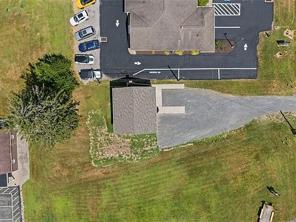 3rd image of 1122 Pittsburgh Rd