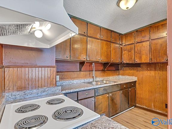 5th image of 698 Mountainview Rd NE