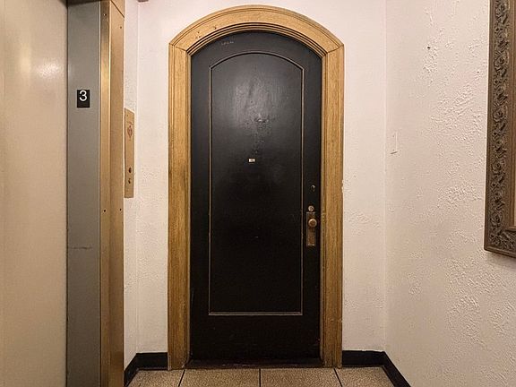 3rd image of 5555 S Everett Ave APT B3-4
