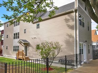 4254 S Artesian Ave #2R, Chicago, IL