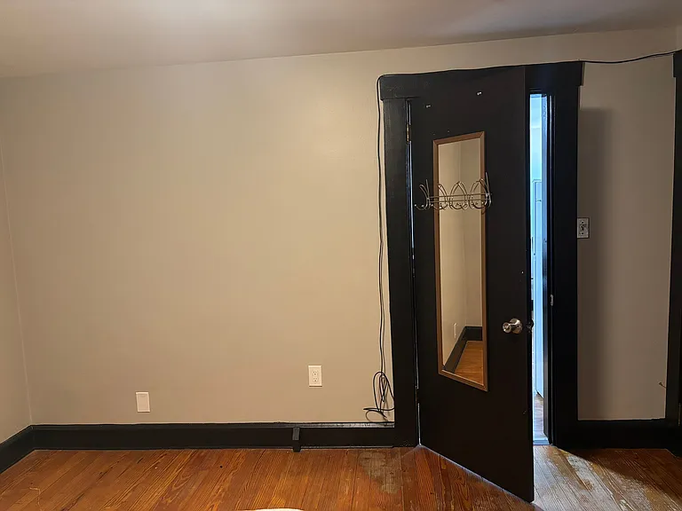 576 Abbott Ave #3 — Photo 11