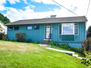 59 Melbourne Rd, Pittsfield, MA 01201