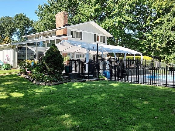 3rd image of 1625 Allen Dr