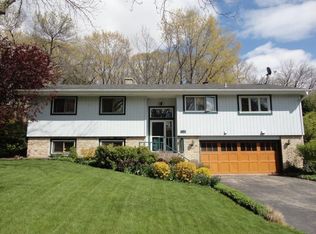 6205 Indian Mound Dr, Mc Farland, WI 53558