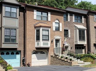 672 Woodcrest Dr, Pittsburgh, PA 15205