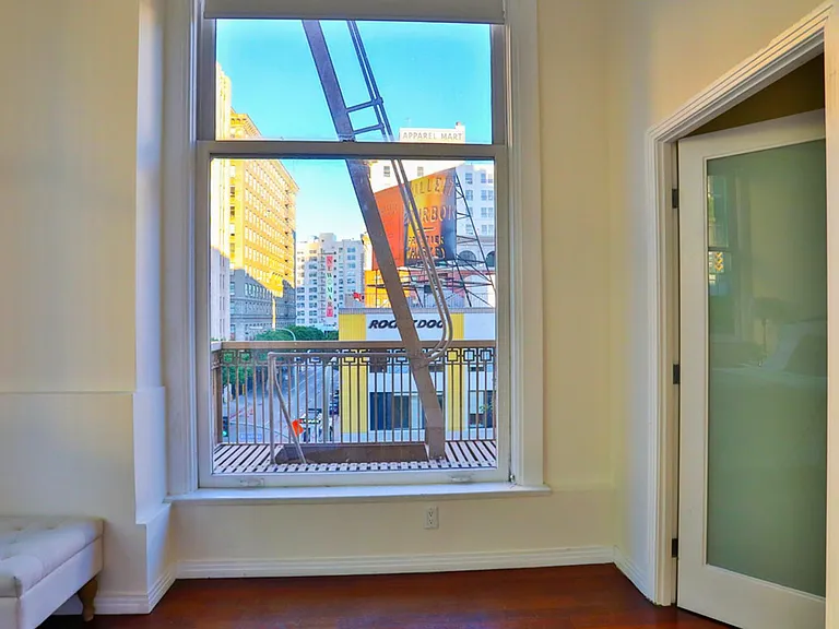 901 S Broadway — Photo 29