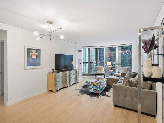 5th image of 450 E Waterside Dr Unit 1306
