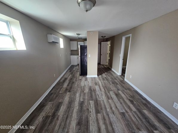 jacksonville-florida-441871649 picture