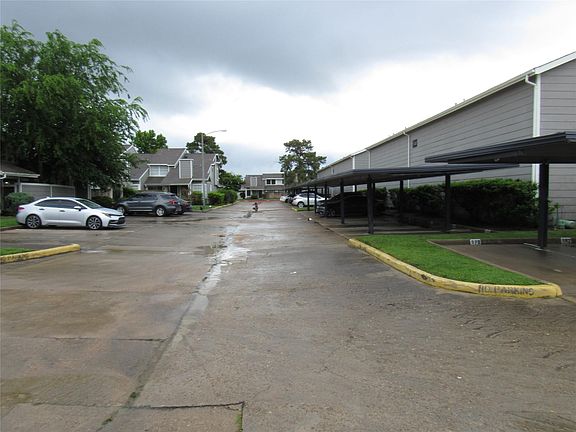 4th image of 12109 Sandpiper Dr #121