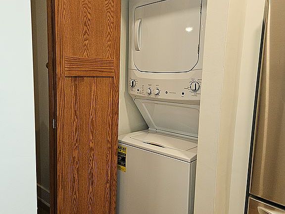 5th image of 2084 Maplecrest Dr