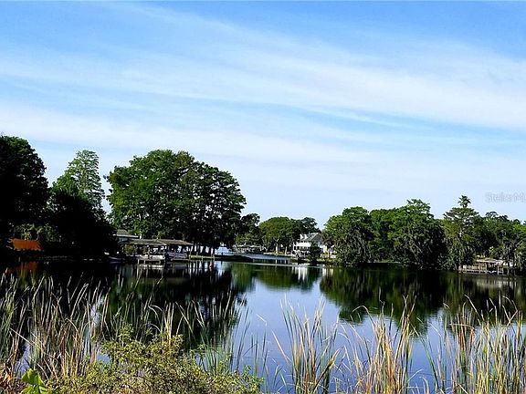 2nd image of 540 Country Club Dr