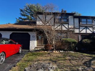 21 Hampton Way, Sayreville, NJ 08872