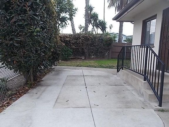 3rd image of 4944 W Point Loma Blvd