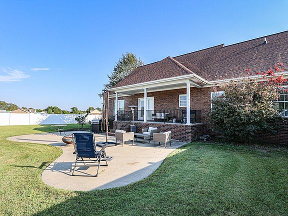 5th image of 6905 Wesley Cir
