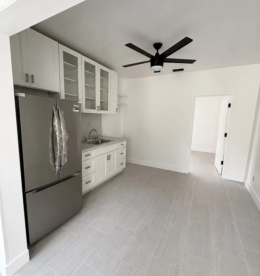 2 bed, 757 sqft, $2,400 — Photo 2