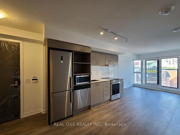219 Dundas St E #511 — Photo 6