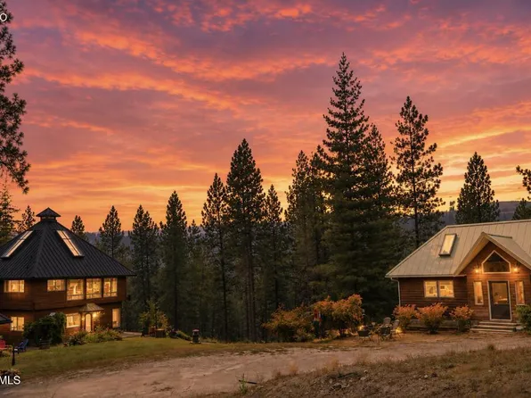 483 Paradise Ln, Pinehurst, ID 83850
