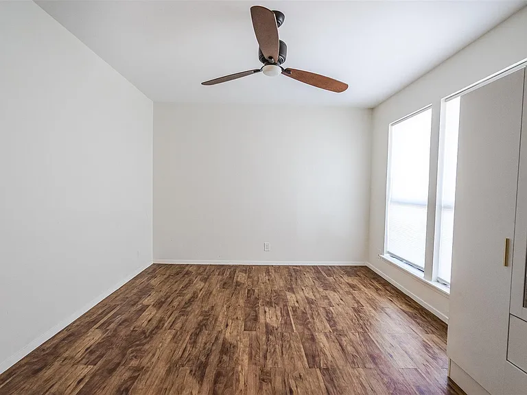 2106 Lamplight Village Cir #A — Photo 12