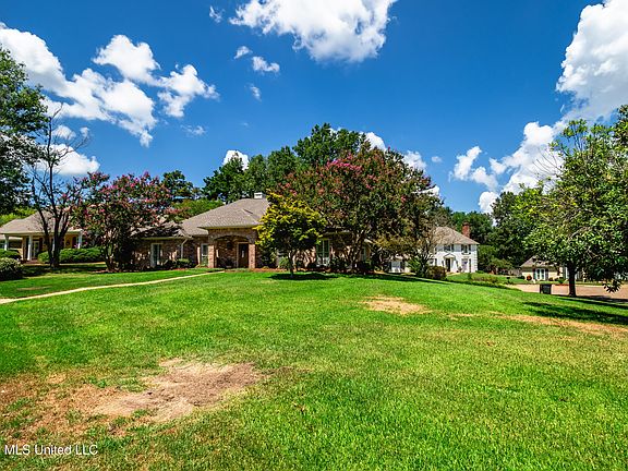 4th image of 104 Arbor Ridge Rd