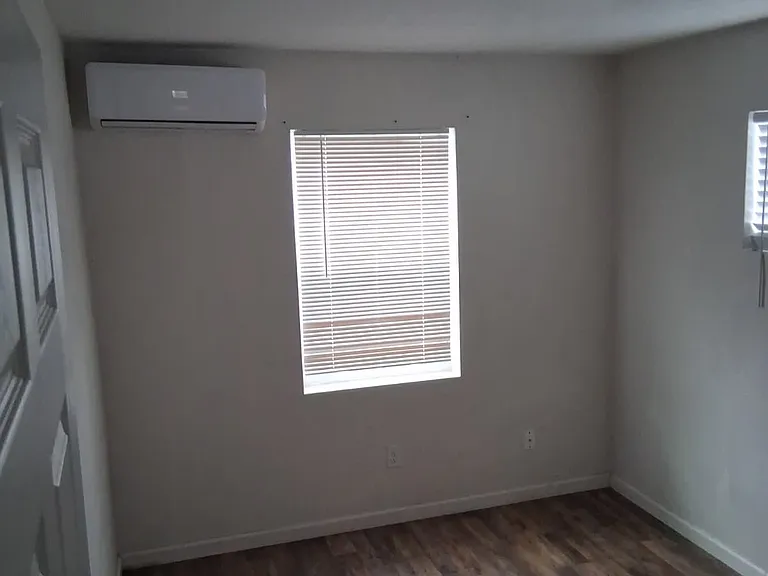 3809 Wipprecht St #6 — Photo 7