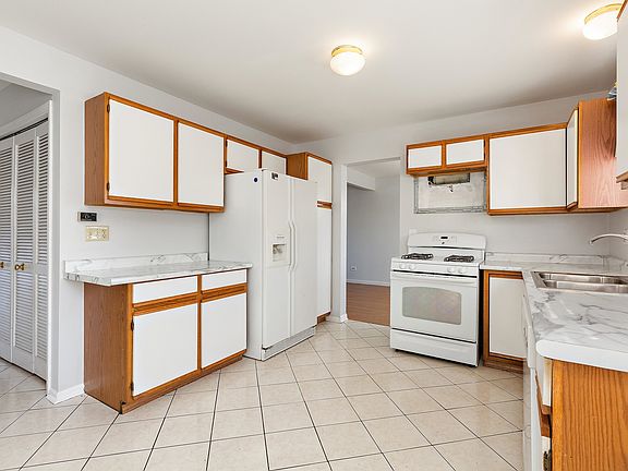 5th image of 680 Malcolm Ln