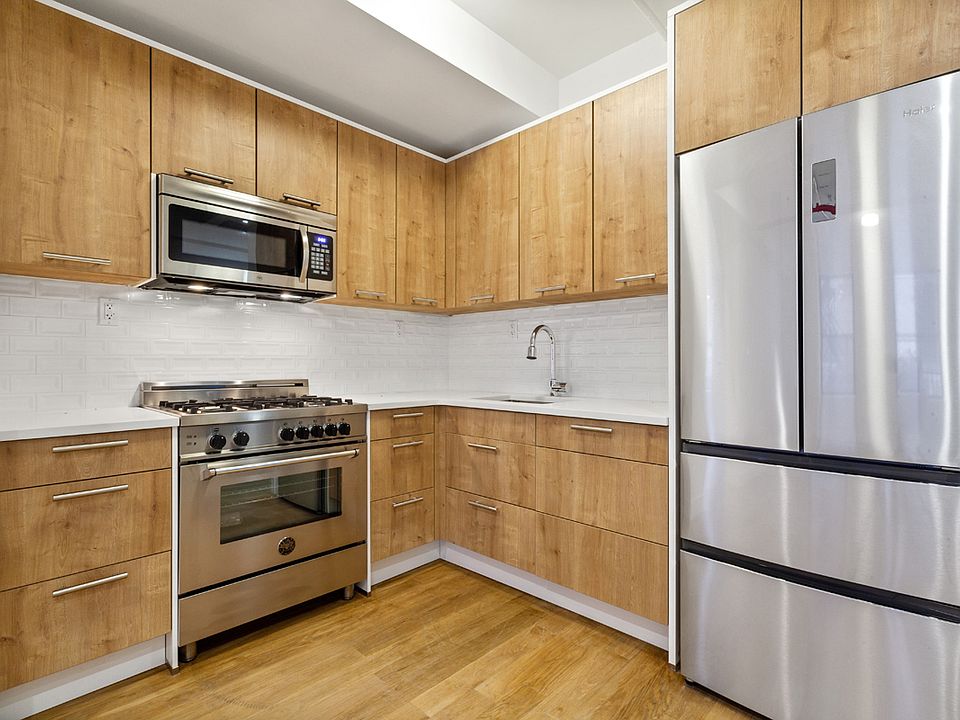 1st image of 517 W 45th St #4D