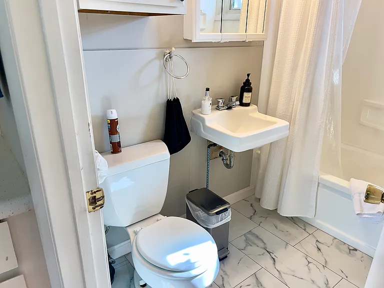 29 Odessa Ave #B — Photo 18