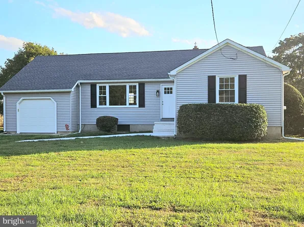 571 Garden Rd, Pittsgrove, NJ 08318