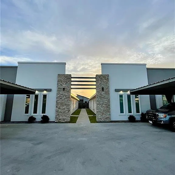 404 Rafael Dr #4 — Photo 1