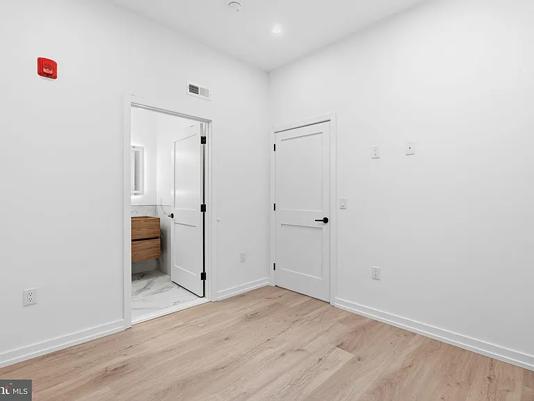 203 S 13th St #4C — Photo 14
