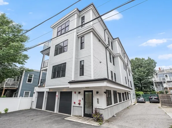 1 Leonard Pl Unit 3, South Boston, MA 02127