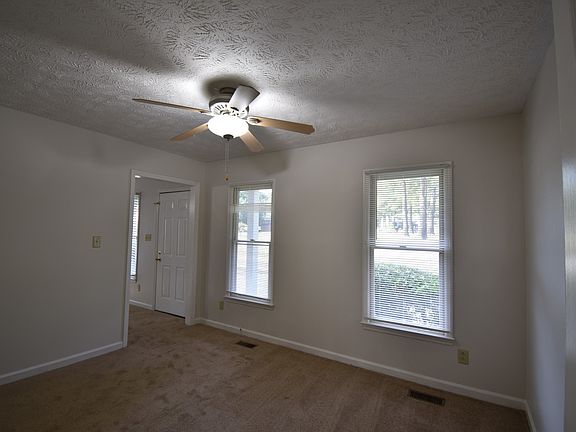 4th image of 202 Cobblestone Ct