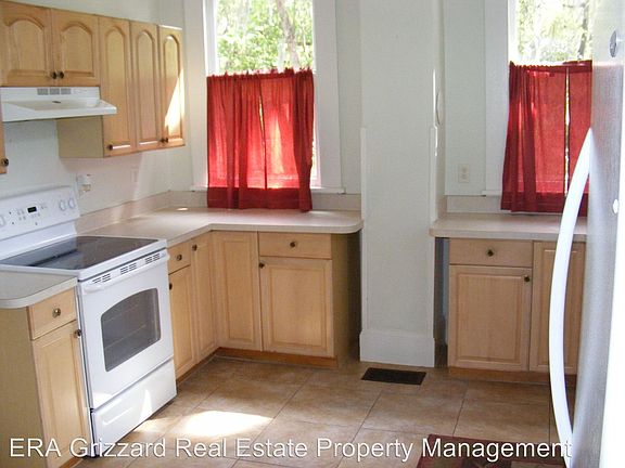 3rd image of 915 Kolb St