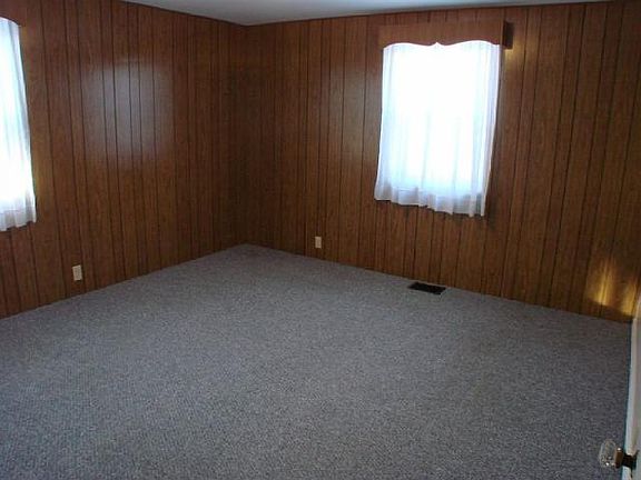 3rd image of 707 E Gilbert Ave