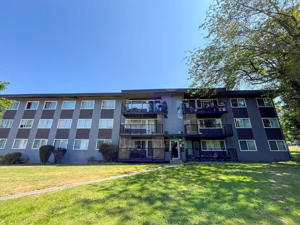 Gateway Place, 11022 136th St, Surrey, BC V3R 3B3