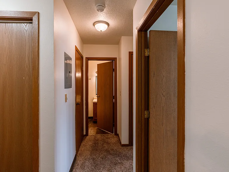 Fargo, ND Sargent Apartments | Hallway