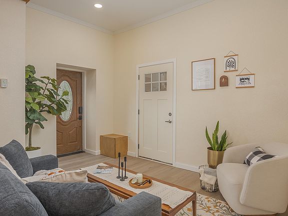 5th image of 211 Craig Ave
