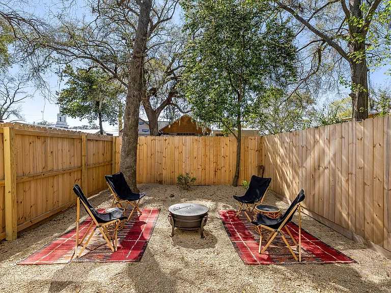 4231 Barnwell Ave — Photo 13