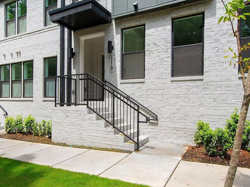 1st image of 119 N Franklin St #100
