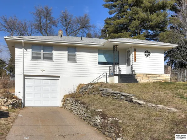 6020 Nebraska Ave, Omaha, NE 68104