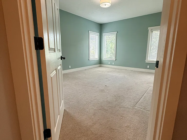 2545 NW Awbrey Rd — Photo 17