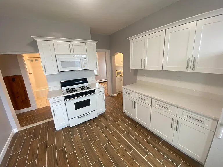 11 Houghton St #2 — Photo 14
