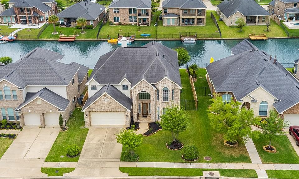 1st image of 17902 Sugarloaf Bay Dr