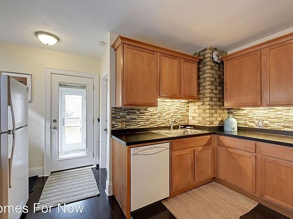 5th image of 2320 Grand Ave S #1